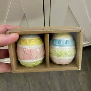 5/$20 NEW Easter Egg Salt & Pepper Shaker Set